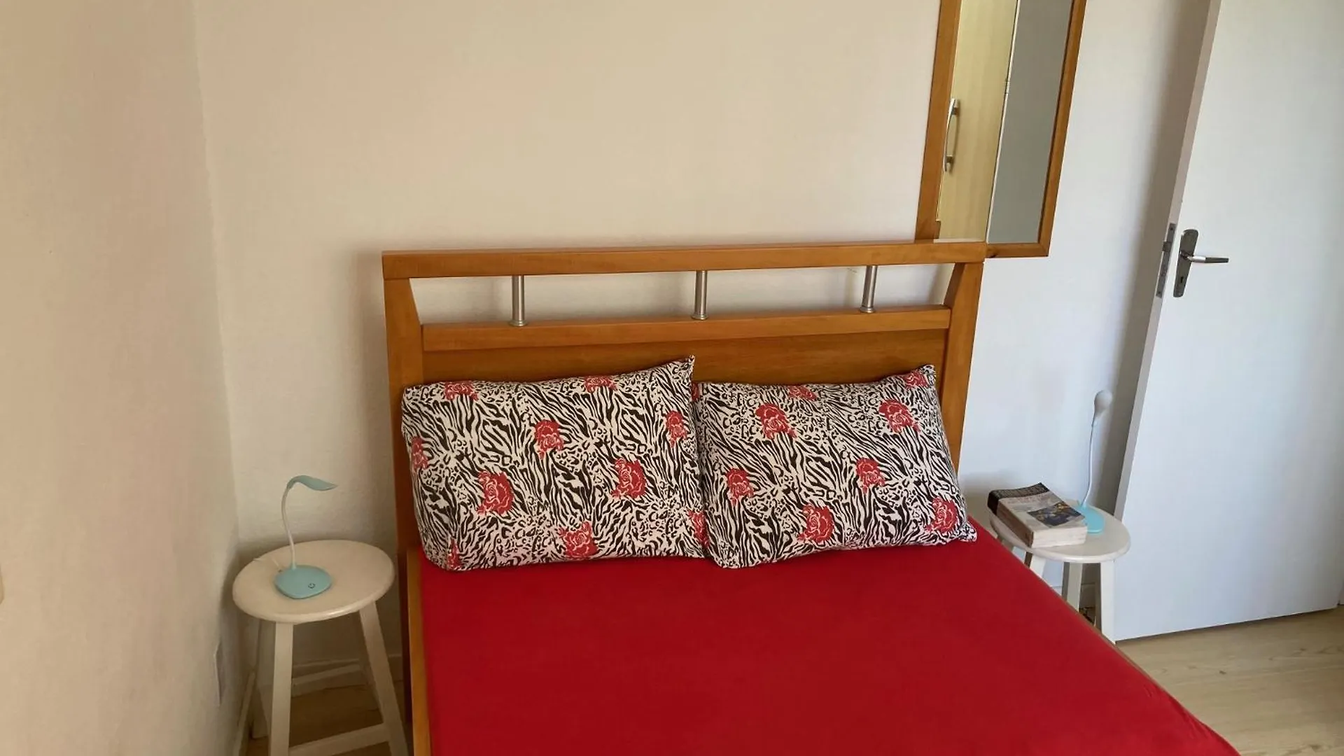 Apartamento Frente Para O Mar Em Pereque Porto Belo Sc Brasilien
